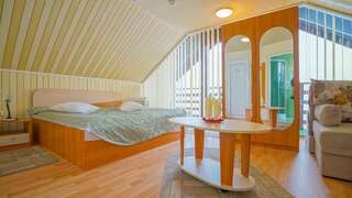 Мотели Motel Rolizo Brasov Брашов Трехместный номер с балконом-3