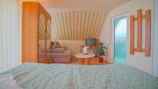 Мотели Motel Rolizo Brasov Брашов Трехместный номер с балконом-6